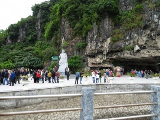 Ha Long Bay - Una din Cele şapte Minuni ale Naturii