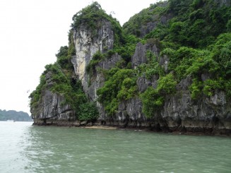 Ha Long Bay - Una din Cele şapte Minuni ale Naturii
