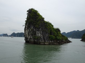 Ha Long Bay - Una din Cele şapte Minuni ale Naturii
