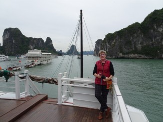 Ha Long Bay - Una din Cele şapte Minuni ale Naturii
