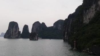 Ha Long Bay - Una din Cele şapte Minuni ale Naturii