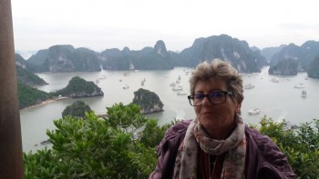 Ha Long Bay - Una din Cele şapte Minuni ale Naturii