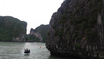 Ha Long Bay - Una din Cele şapte Minuni ale Naturii