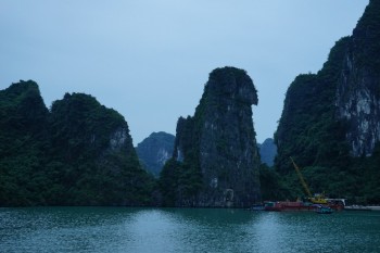 Ha Long Bay - Una din Cele şapte Minuni ale Naturii