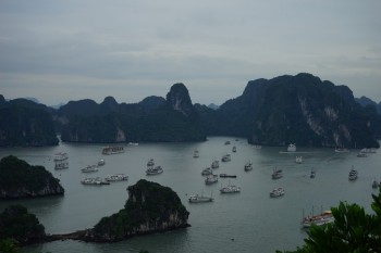 Ha Long Bay - Una din Cele şapte Minuni ale Naturii