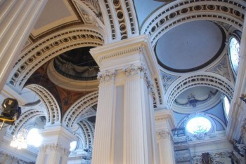 Interiorul Bazilicii