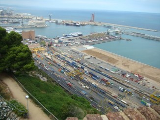 vedere de pe Monjuic: portul
