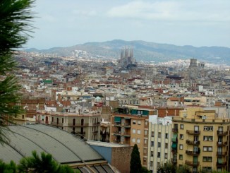 vedere de langa Muzeul National de Arta Catalana