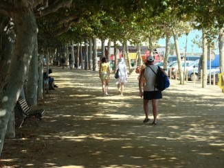 Calella - zona de promenada, e umbrita doar spre centrul statiunii