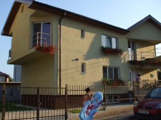 aceasta este vila intim din eforie sud foarte bine neam simtit