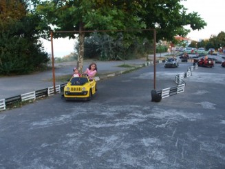 se plimbau cu masinuta pe la mare