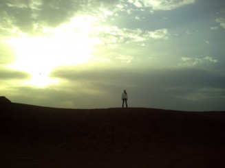Pe dunele de nisip din Sahara