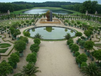 palatul de la Versailles si gradinile inconjuratoare