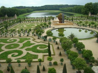 palatul de la Versailles si gradinile inconjuratoare