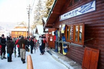 Baza partiei de schi Parc - de aici inchiriezi echipament sau instructor schi