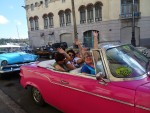 Plimbare cu maşini de epocă prin Havana