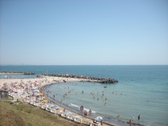 La sud,