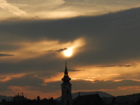 apusul pe malul dunarii in Budapesta