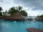 Sedere de vis la Hotel Couples Swept Away