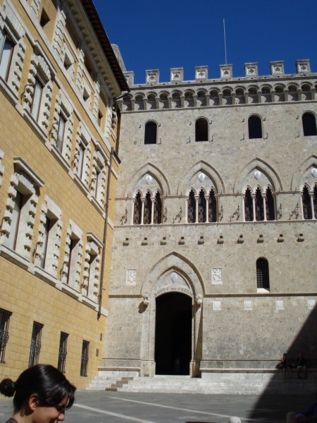 Siena -  Palatul Salimbeni, 