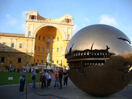 Muzeele Vaticanului - curte interioara