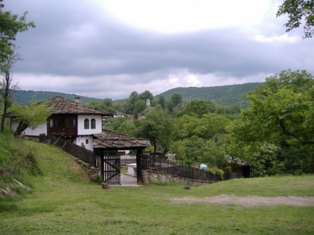 Satul Bozhentsi-Rezervatie arhitecturala din 1960 si patrimoniul UNESCO din 1964 