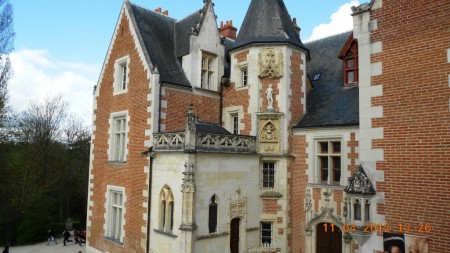 Castelul Clos Luce