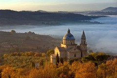 Fanii romanului si filmului Twilight: New Moon cresc numarul turistilor din Toscana, Italia