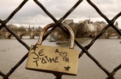`Paris romantique` atrage in luna februarie indragostiti din lumea intreaga