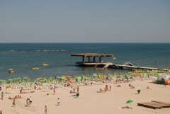 Mamaia isi asteapta vara