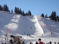 Snowboarding-half pipe
